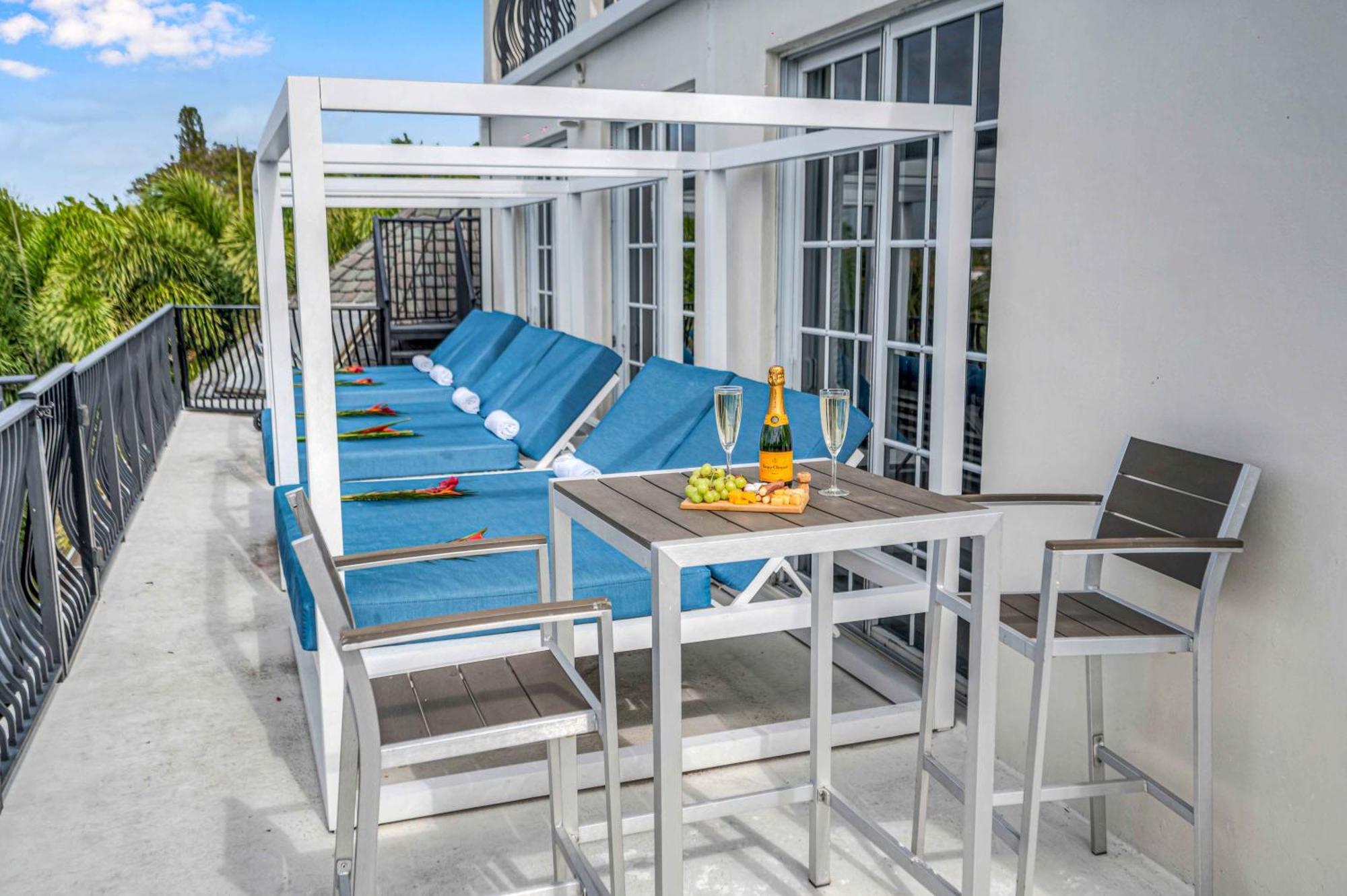 The Modern Castle Canal View Access Rooftop Living Greenhouse Vlllas Fort Lauderdale Kültér fotó