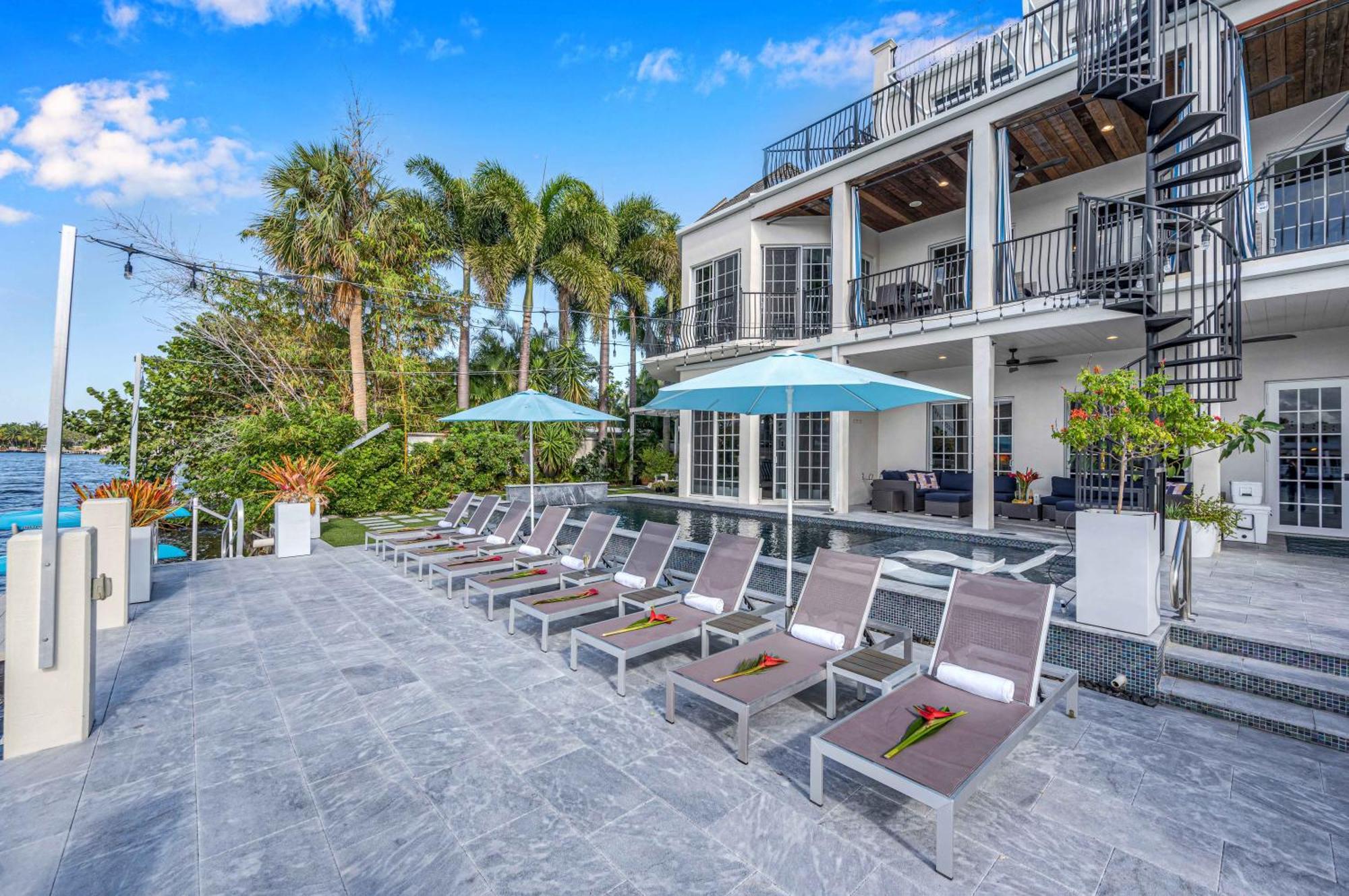 The Modern Castle Canal View Access Rooftop Living Greenhouse Vlllas Fort Lauderdale Kültér fotó