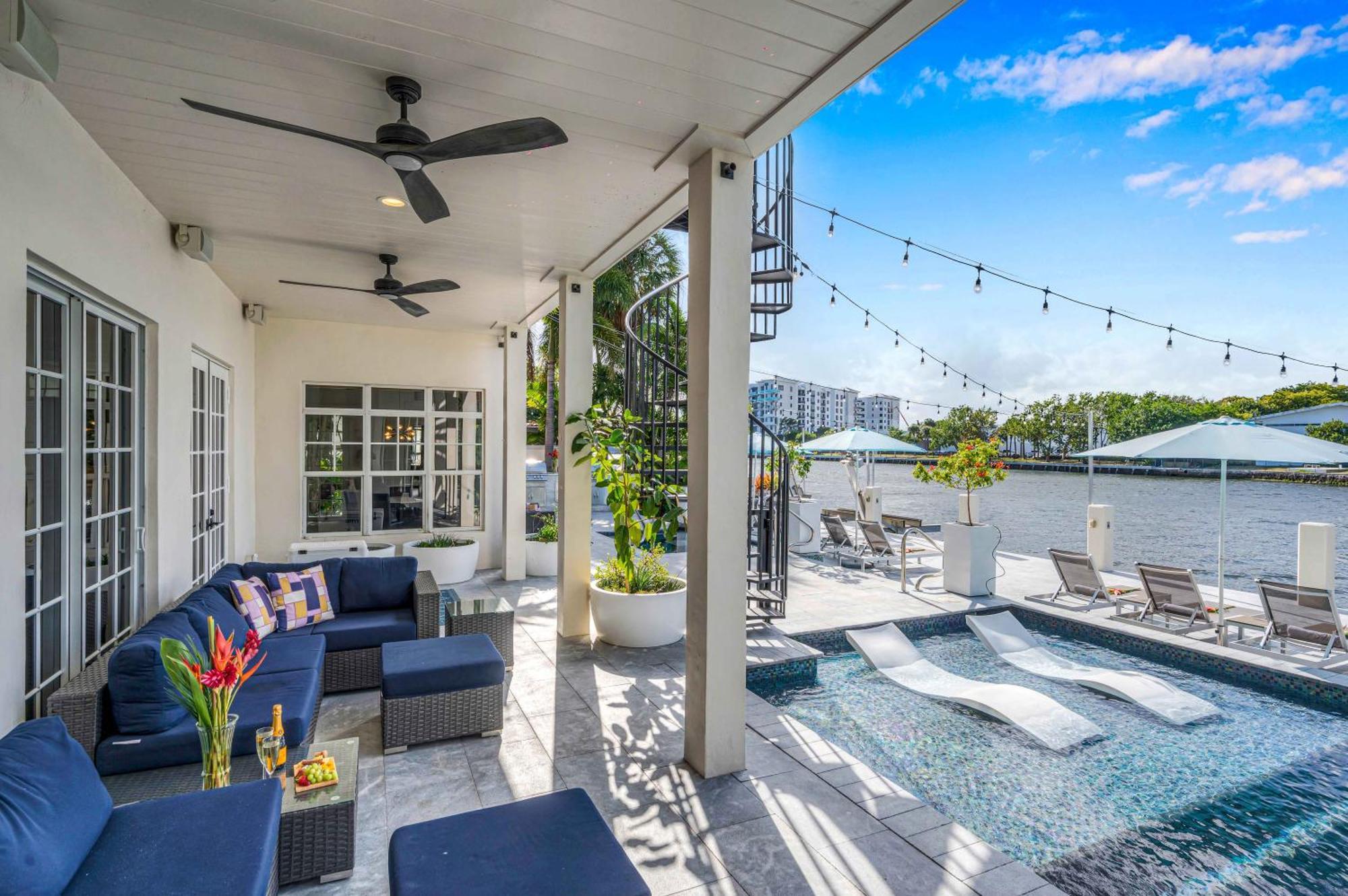 The Modern Castle Canal View Access Rooftop Living Greenhouse Vlllas Fort Lauderdale Kültér fotó