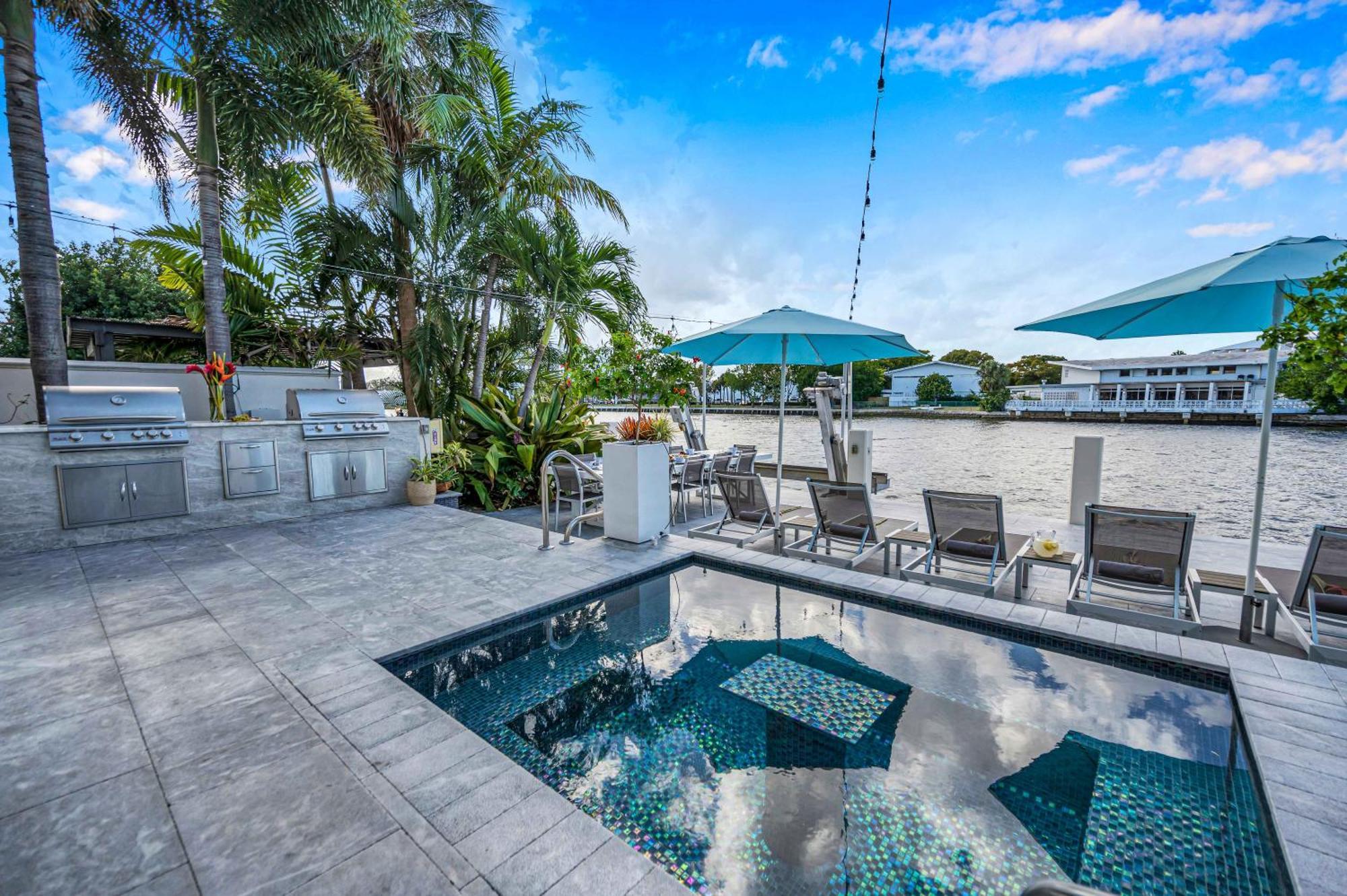 The Modern Castle Canal View Access Rooftop Living Greenhouse Vlllas Fort Lauderdale Kültér fotó